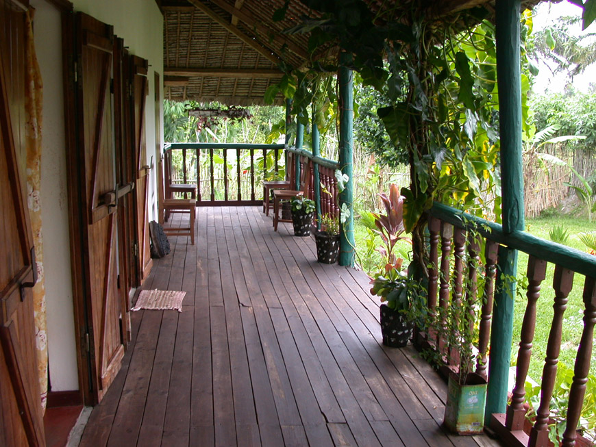 la terrasse à l'avant