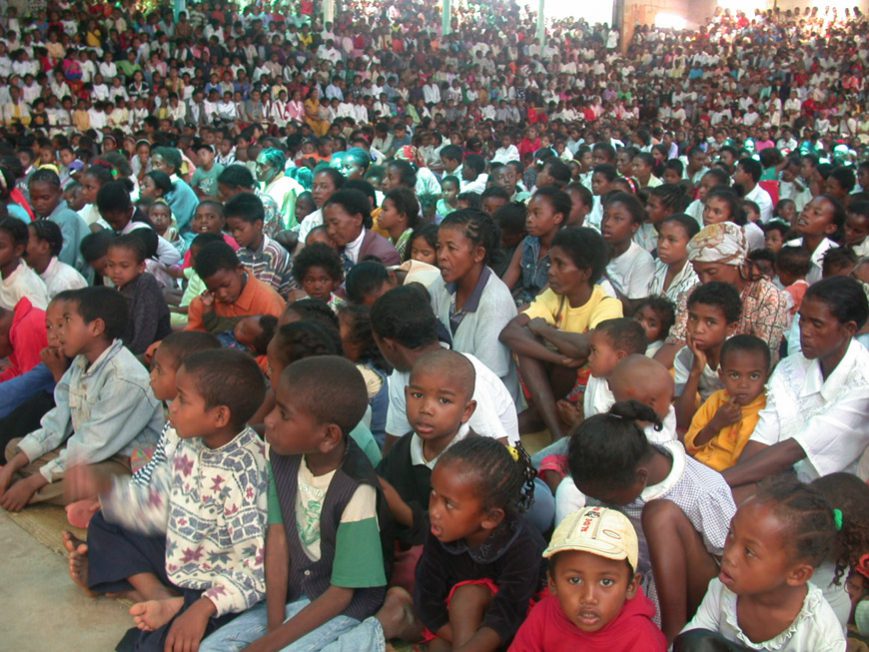 La messe du Père Pedro à Tana