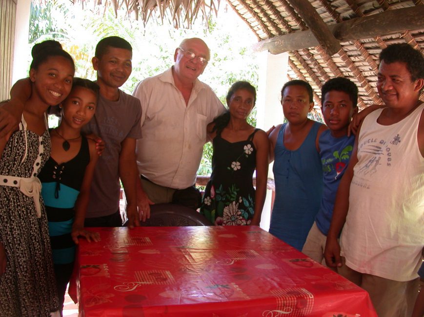 Avec la famille de Sahamalany