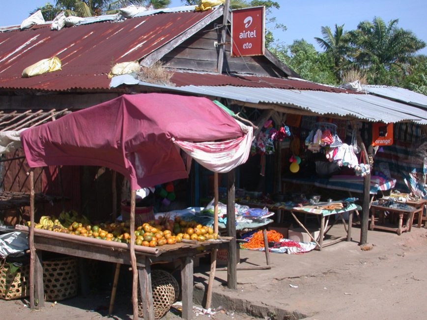 Boutique au centre de Mahambo