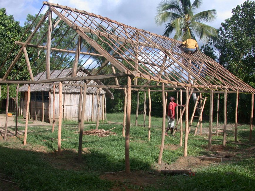 A l'école Reama: reconstruction